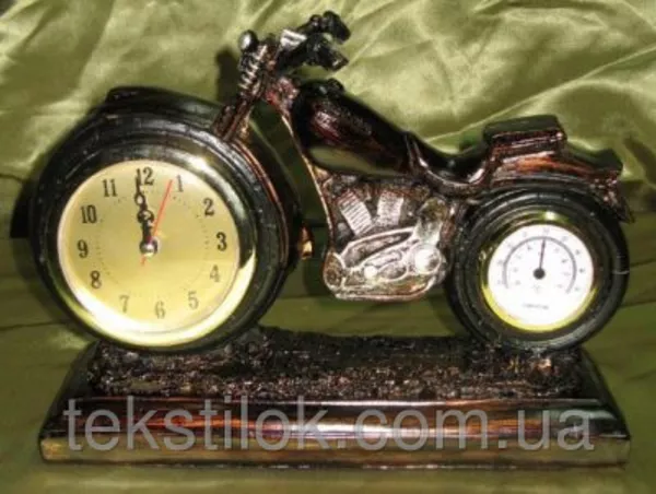 Часы ретро Мотоцикл - пластик.