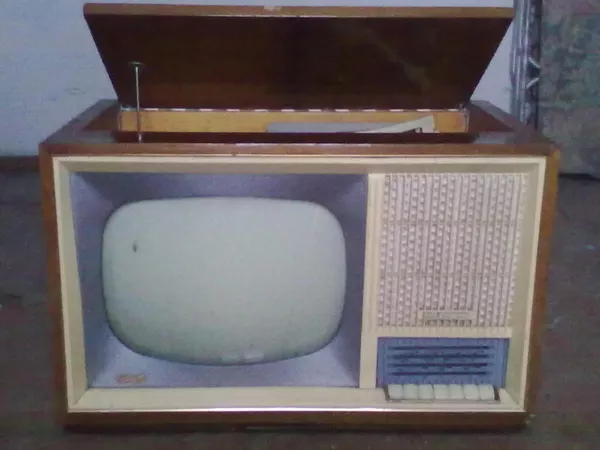 телевизор со встроеной радиолой