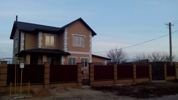 Новый дом 2016 г постройки,  газ,  свет,  скважина,  16 соток от владельца